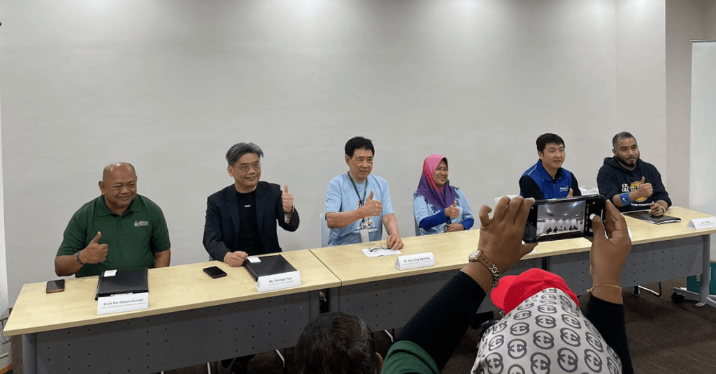 CEO of Health365, George Foo (second to the left) at MOU signing with Kensington Green Specialist Centre
