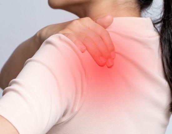 how to cure frozen shoulders quickly