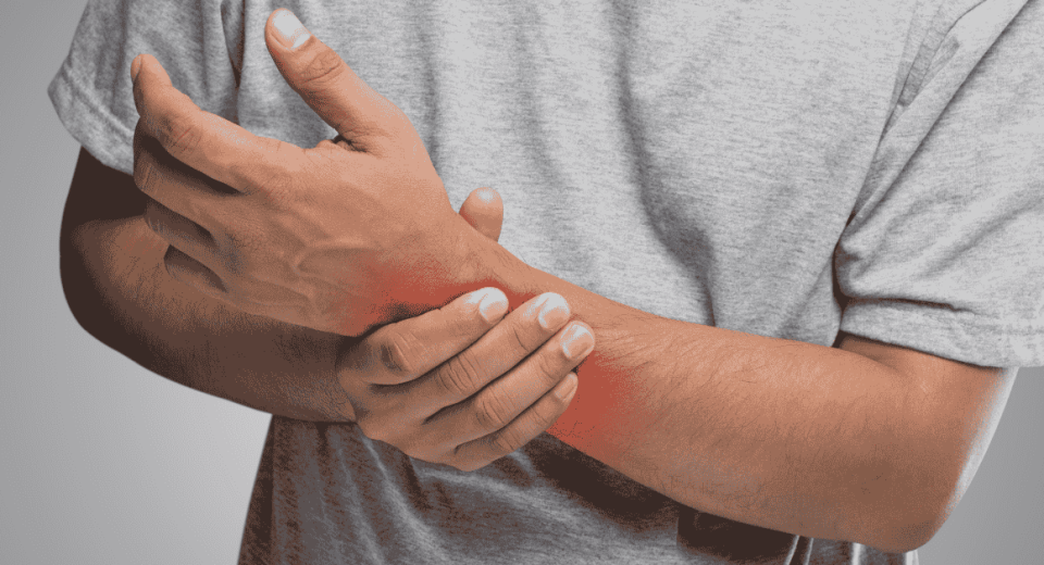 A Complete Guide to Wrist Fractures: Signs, Types, and Healing Time